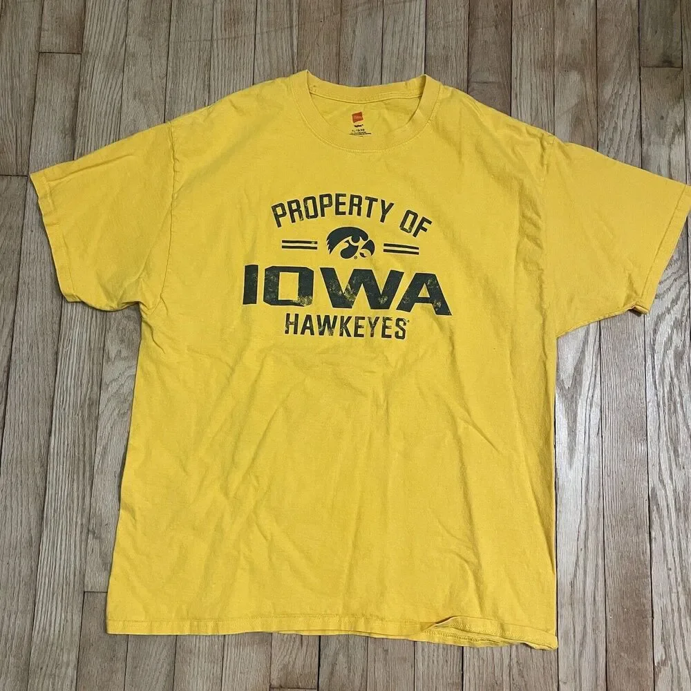 Hanes Tagless Property of Iowa Hawkeyes Tshirt Short Sleeve Crew Neck Womens XL - Picture 1 of 10